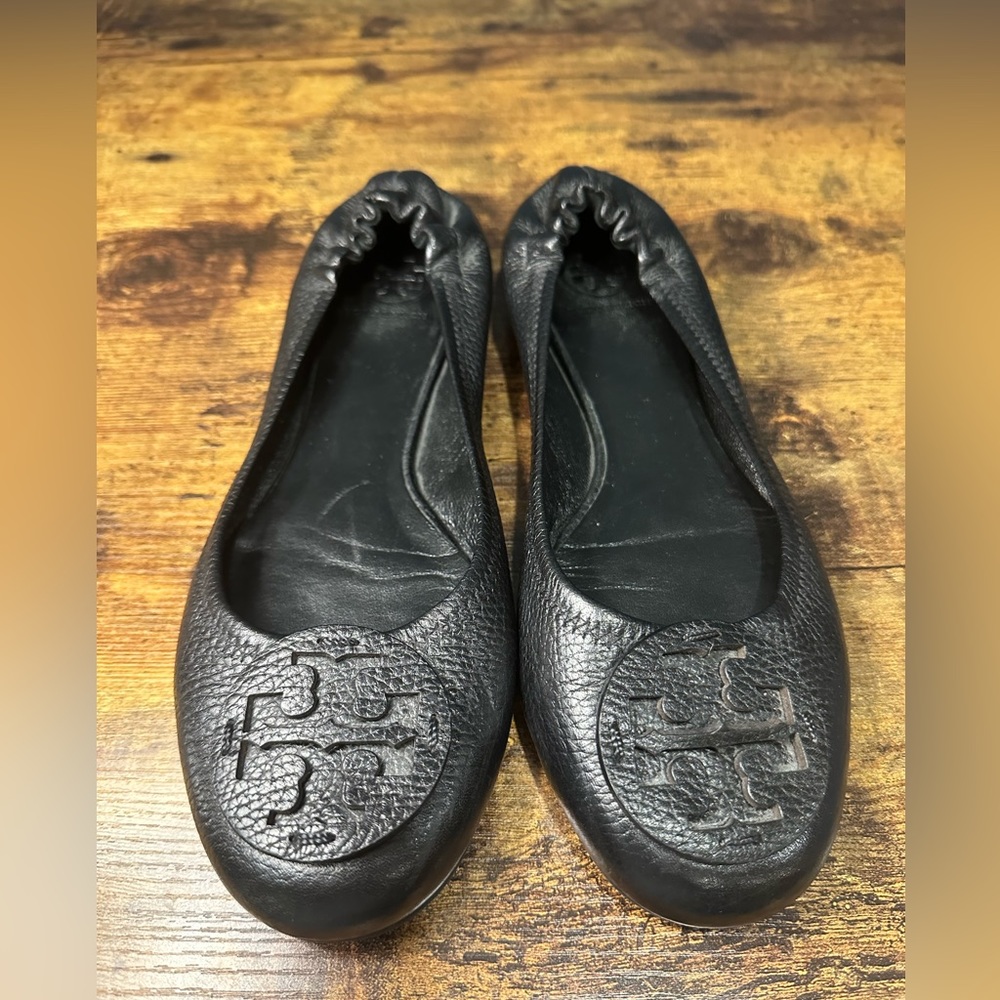 Tory Burch Reva flats. Black. Size 10M. Leather.